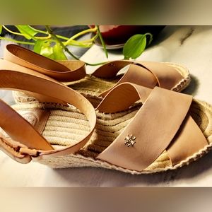 Tory Burch pale pink leather Wedge